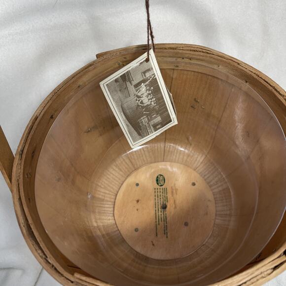 Peterboro Basket Medium Round Wood Picnic Basket Plastic Liner 8” Vintage - Picture 3 of 5